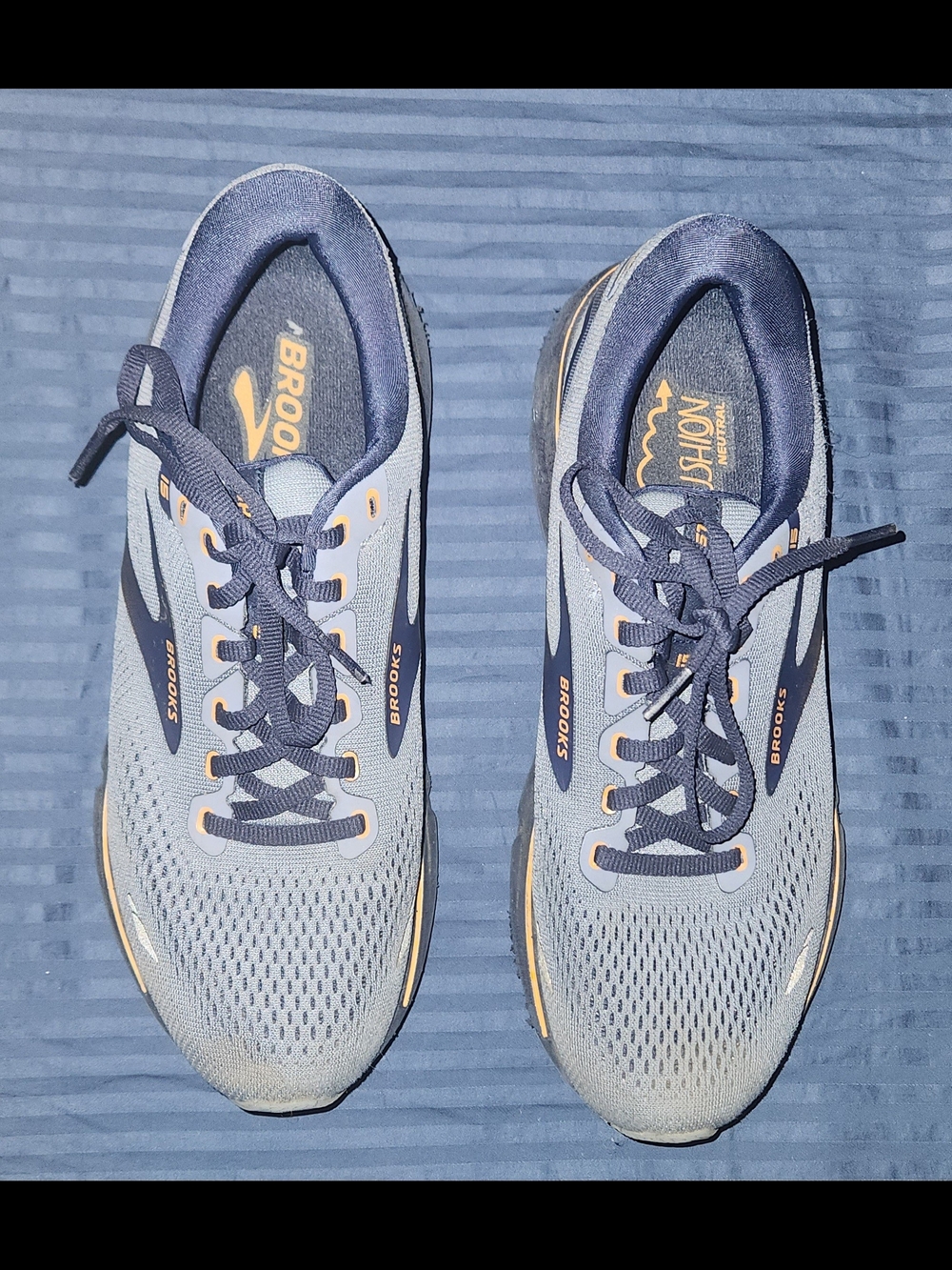 Brooks Ghost 15 Men's Gray and Black Running Shoes with Yellow Accent Size 8.5